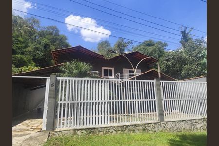 Casa à venda com 550m², 6 quartos e 10 vagasFachada