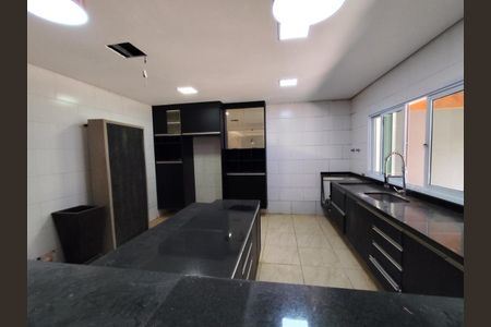 Casa à venda com 550m², 6 quartos e 10 vagasCozinha