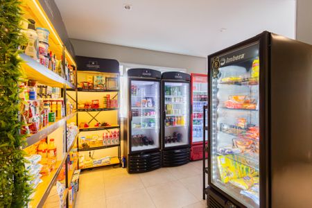 Apartamento para alugar com 60m², 2 quartos e 1 vaga Apartamento para alugar com 60m², 2 quartos e 1 vagaÁrea comum - Mini mercado