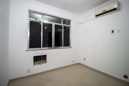 Quarto 1 de apartamento para alugar com 2 quartos, 60m² em Irajá, Rio de Janeiro