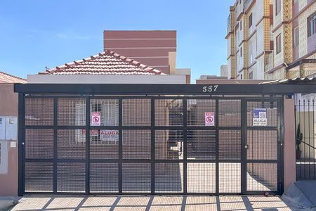 Casa para alugar com 55m², 1 quarto e 1 vagaFachada + plaquinha