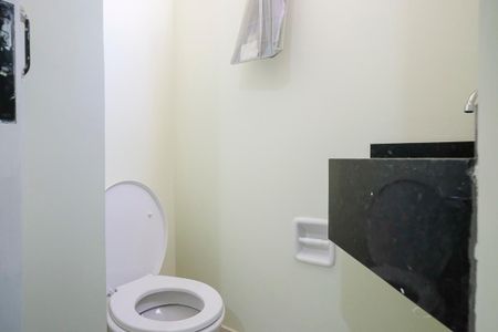 Casa para alugar com 56m², 2 quartos e 1 vagaBanheiro da suíte