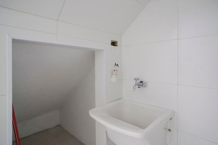 Casa para alugar com 56m², 2 quartos e 1 vagaÁrea de serviço
