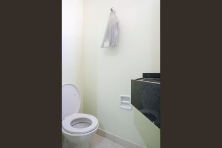 Casa para alugar com 56m², 2 quartos e 1 vagaBanheiro da suíte