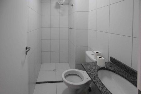 Casa para alugar com 38m², 2 quartos e 1 vaga Casa para alugar com 38m², 2 quartos e 1 vagaBanheiro