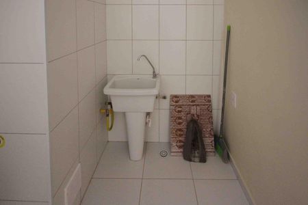 Casa para alugar com 38m², 2 quartos e 1 vaga Casa para alugar com 38m², 2 quartos e 1 vagaÁrea de Serviço