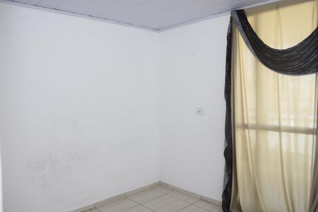 Sala de casa para alugar com 1 quarto, 50m² em Jardim Guaruja, Embu das Artes