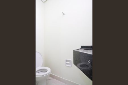 Casa para alugar com 54m², 1 quarto e sem vagaBanheiro da suíte