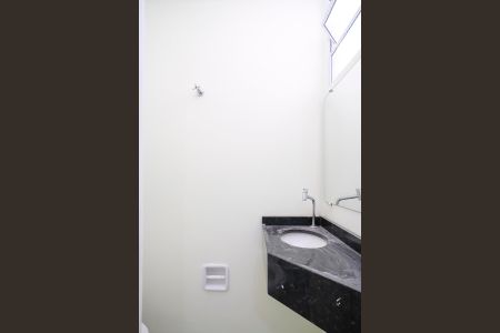 Casa para alugar com 54m², 1 quarto e sem vagaBanheiro da suíte