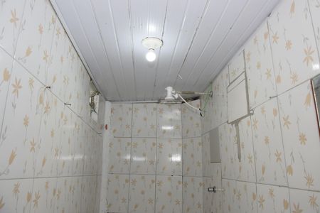 Banheiro de casa para alugar com 1 quarto, 45m² em Jardim Guaruja, Embu das Artes