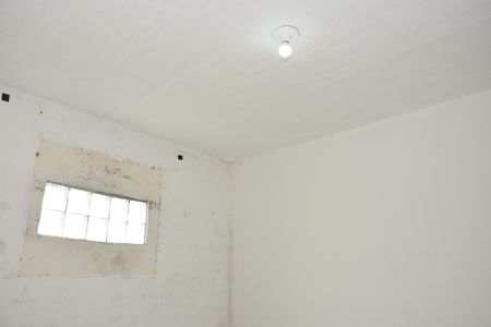 Quarto de casa para alugar com 1 quarto, 45m² em Jardim Guaruja, Embu das Artes