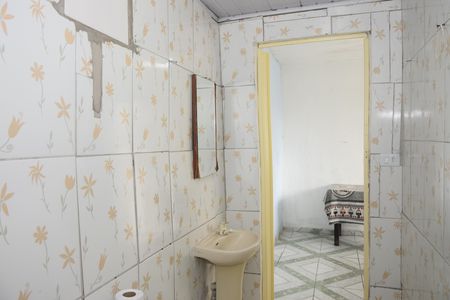 Banheiro de casa para alugar com 1 quarto, 45m² em Jardim Guaruja, Embu das Artes