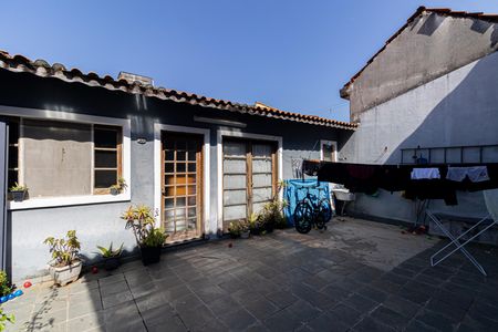 Casa à venda com 270m², 4 quartos e 2 vagas Casa à venda com 270m², 4 quartos e 2 vagasQuintal