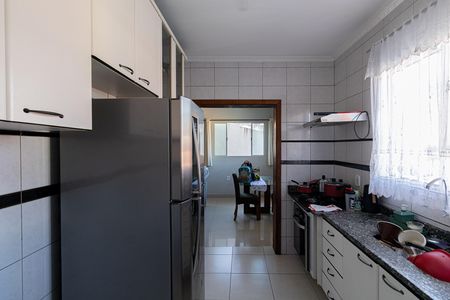 Casa à venda com 270m², 4 quartos e 2 vagas Casa à venda com 270m², 4 quartos e 2 vagasCozinha