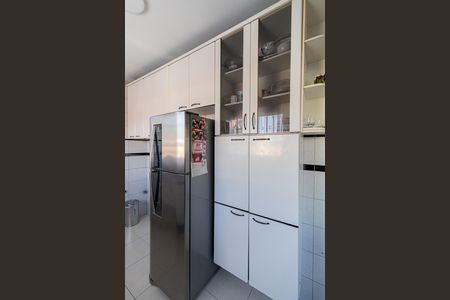 Casa à venda com 270m², 4 quartos e 2 vagas Casa à venda com 270m², 4 quartos e 2 vagasCozinha