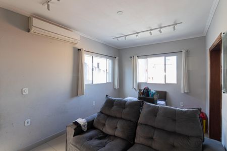 Sala de casa à venda com 4 quartos, 270m² em Itaquera, São Paulo