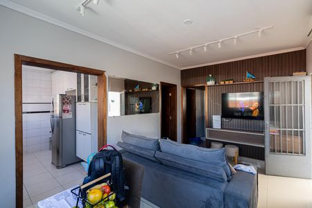 Sala de casa à venda com 4 quartos, 270m² em Itaquera, São Paulo