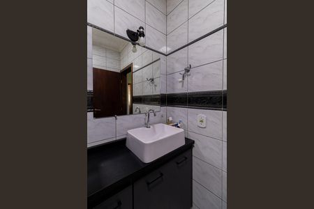 Casa à venda com 270m², 4 quartos e 2 vagas Casa à venda com 270m², 4 quartos e 2 vagasBanheiro