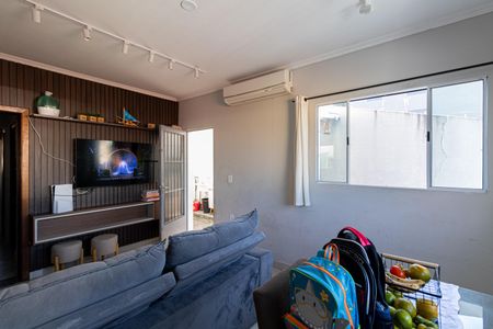 Sala de casa à venda com 4 quartos, 270m² em Itaquera, São Paulo