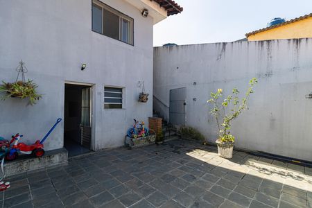 Casa à venda com 270m², 4 quartos e 2 vagas Casa à venda com 270m², 4 quartos e 2 vagasQuintal