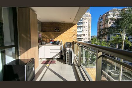 Apartamento para alugar com 89m², 3 quartos e 1 vaga Apartamento para alugar com 89m², 3 quartos e 1 vagaVaranda