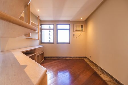 Apartamento à venda com 509m², 3 quartos e 6 vagasEscritório