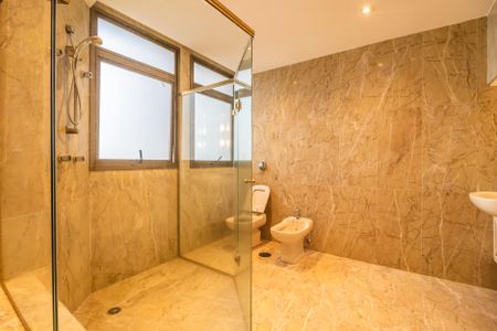 Apartamento à venda com 509m², 3 quartos e 6 vagasBanheiro da Suíte 3