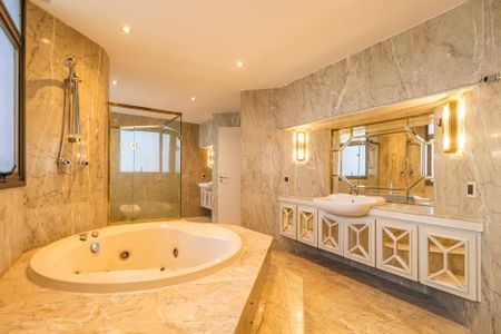 Apartamento à venda com 509m², 3 quartos e 6 vagasBanheiro da Suíte 3