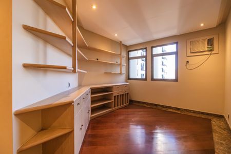 Apartamento à venda com 509m², 3 quartos e 6 vagasEscritório