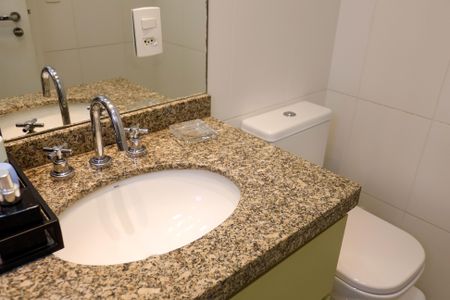 Apartamento à venda com 77m², 2 quartos e 1 vagaBanheiro da Suíte 2