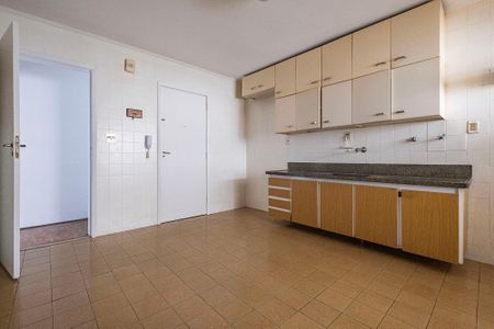 Apartamento à venda com 114m², 3 quartos e 2 vagas Apartamento à venda com 114m², 3 quartos e 2 vagasCozinha