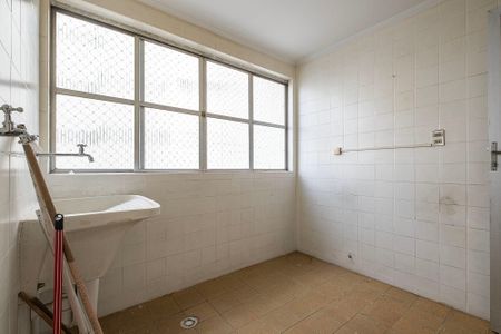Apartamento à venda com 114m², 3 quartos e 2 vagas Apartamento à venda com 114m², 3 quartos e 2 vagasÁrea de Serviço