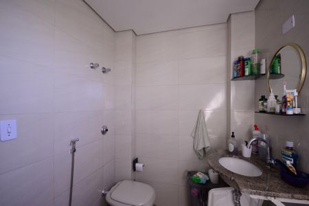 Apartamento à venda com 75m², 2 quartos e 1 vaga Apartamento à venda com 75m², 2 quartos e 1 vagaBanheiro