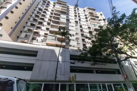 Apartamento para alugar com 120m², 3 quartos e 2 vagas Apartamento para alugar com 120m², 3 quartos e 2 vagasFachada