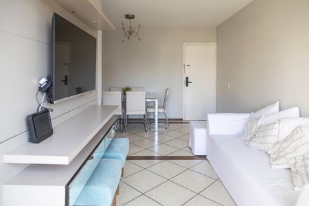 Sala de apartamento para alugar com 2 quartos, 64m² em Jardim Aeroporto, São Paulo