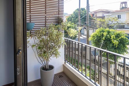 Apartamento para alugar com 64m², 2 quartos e 1 vagaVaranda