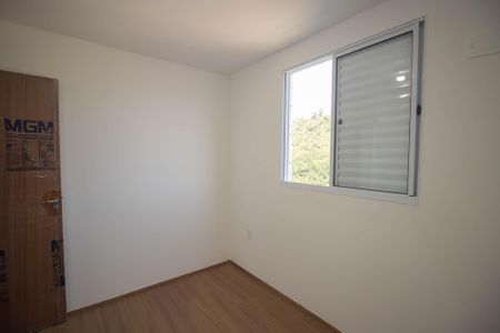Quarto 1 de apartamento para alugar com 2 quartos, 47m² em Rio do Ouro, São Gonçalo