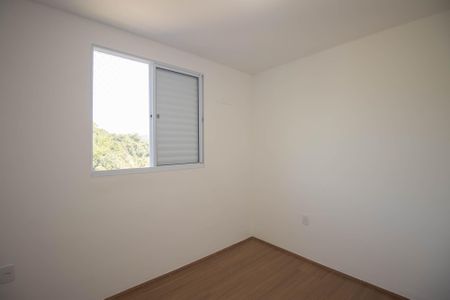 Quarto 1 de apartamento para alugar com 2 quartos, 47m² em Rio do Ouro, São Gonçalo