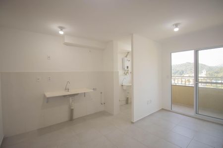 Sala de apartamento para alugar com 2 quartos, 47m² em Rio do Ouro, São Gonçalo