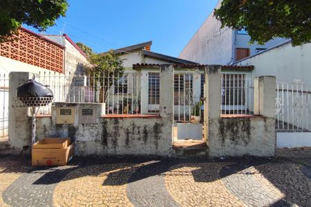 Casa à venda com 187m², 2 quartos e 2 vagasFachada