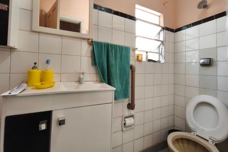 Casa à venda com 187m², 2 quartos e 2 vagasBanheiro