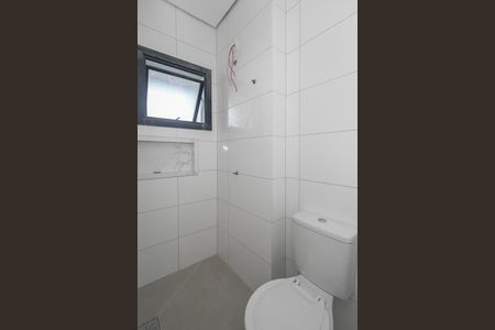 Banheiro de apartamento para alugar com 1 quarto, 26m² em Costa E Silva, Porto Alegre