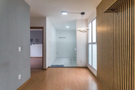 Sala de apartamento para alugar com 2 quartos, 50m² em Vila Perracini, Poá