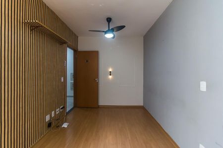Sala de apartamento para alugar com 2 quartos, 50m² em Vila Perracini, Poá