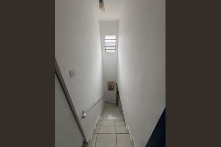 Casa à venda com 149m², 2 quartos e 2 vagasEscada