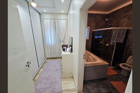 Casa de condomínio à venda com 978m², 5 quartos e 8 vagasQuarto 1