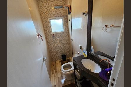 Casa de condomínio à venda com 978m², 5 quartos e 8 vagasBanheiro de serviço