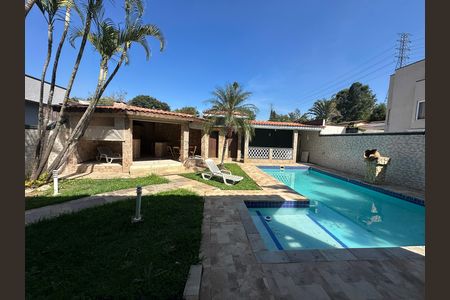 Casa de condomínio para alugar com 270m², 3 quartos e 4 vagas Casa de condomínio para alugar com 270m², 3 quartos e 4 vagasPiscina