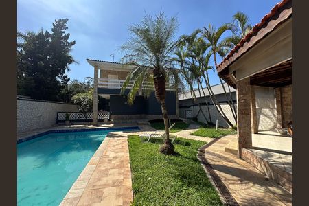 Casa de condomínio para alugar com 270m², 3 quartos e 4 vagas Casa de condomínio para alugar com 270m², 3 quartos e 4 vagasPiscina