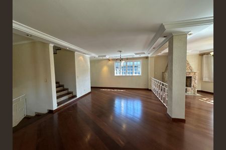 Casa de condomínio para alugar com 270m², 3 quartos e 4 vagas Casa de condomínio para alugar com 270m², 3 quartos e 4 vagasSala